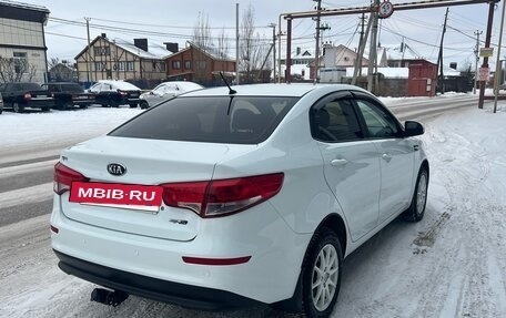 KIA Rio III рестайлинг, 2016 год, 968 000 рублей, 2 фотография