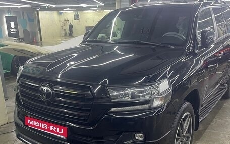 Toyota Land Cruiser 200, 2018 год, 6 800 000 рублей, 4 фотография