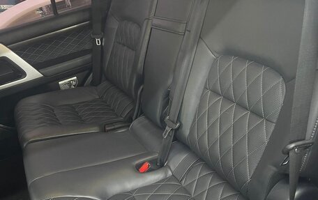 Toyota Land Cruiser 200, 2018 год, 6 800 000 рублей, 10 фотография