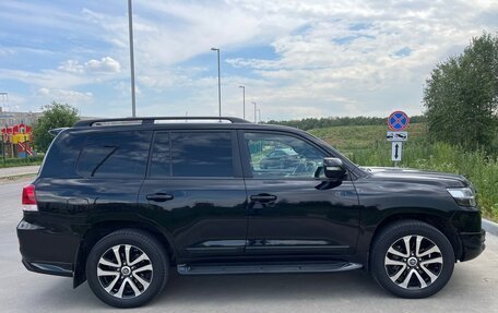 Toyota Land Cruiser 200, 2018 год, 6 800 000 рублей, 18 фотография