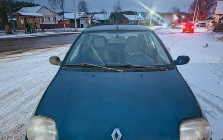 Renault Clio III, 2000 год, 150 000 рублей, 1 фотография