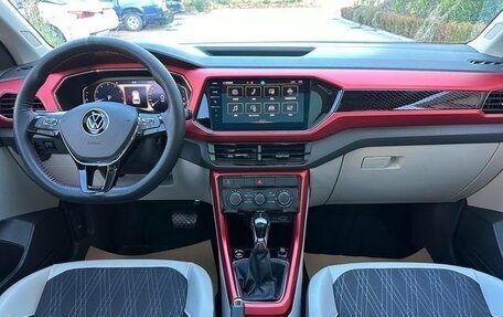 Volkswagen T-Cross I, 2023 год, 1 960 000 рублей, 7 фотография