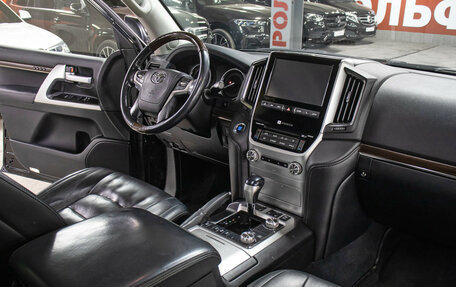 Toyota Land Cruiser 200, 2015 год, 5 298 000 рублей, 11 фотография