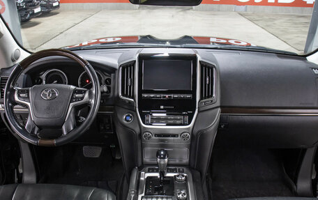 Toyota Land Cruiser 200, 2015 год, 5 298 000 рублей, 14 фотография