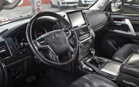 Toyota Land Cruiser 200, 2015 год, 5 298 000 рублей, 16 фотография