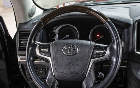 Toyota Land Cruiser 200, 2015 год, 5 298 000 рублей, 17 фотография