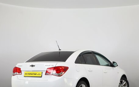 Chevrolet Cruze II, 2010 год, 599 000 рублей, 4 фотография