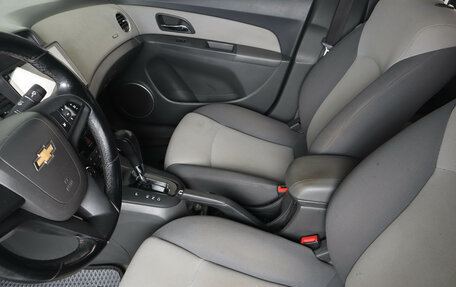 Chevrolet Cruze II, 2010 год, 599 000 рублей, 8 фотография