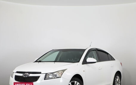 Chevrolet Cruze II, 2010 год, 599 000 рублей, 3 фотография