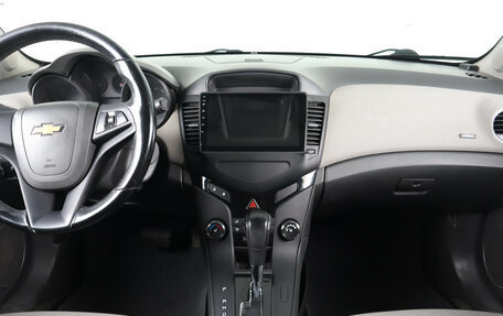 Chevrolet Cruze II, 2010 год, 599 000 рублей, 13 фотография