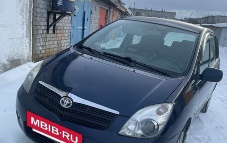 Toyota Corolla Verso I, 2002 год, 400 000 рублей, 2 фотография