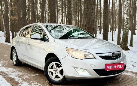 Opel Astra J, 2011 год, 599 000 рублей, 2 фотография