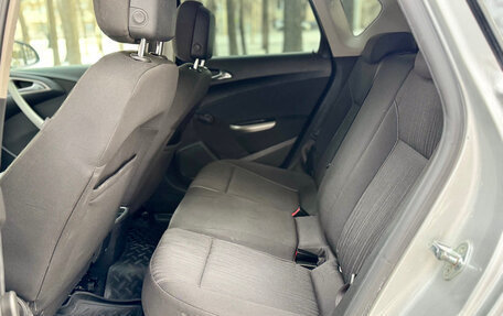 Opel Astra J, 2011 год, 599 000 рублей, 22 фотография