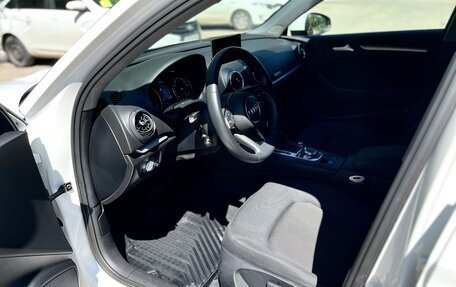 Audi A3, 2018 год, 2 200 000 рублей, 14 фотография