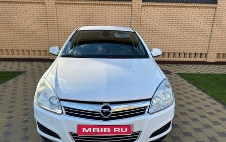 Opel Astra H, 2013 год, 558 000 рублей, 1 фотография