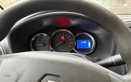 Renault Logan II, 2017 год, 619 000 рублей, 9 фотография