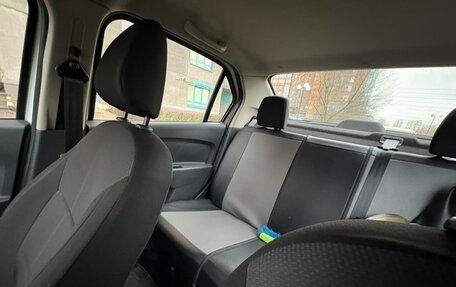 Renault Logan II, 2017 год, 619 000 рублей, 12 фотография