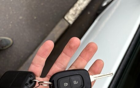 Renault Logan II, 2017 год, 619 000 рублей, 17 фотография