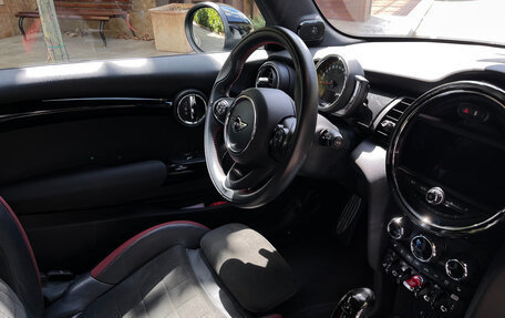 MINI Hatch, 2019 год, 4 000 000 рублей, 3 фотография