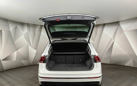 Volkswagen Tiguan II, 2018 год, 2 615 000 рублей, 11 фотография