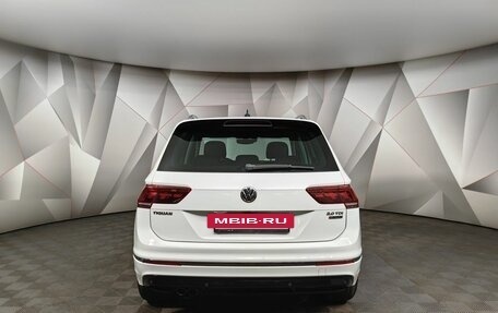 Volkswagen Tiguan II, 2018 год, 2 615 000 рублей, 7 фотография