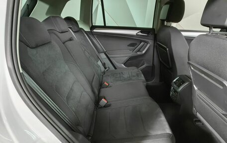 Volkswagen Tiguan II, 2018 год, 2 615 000 рублей, 15 фотография