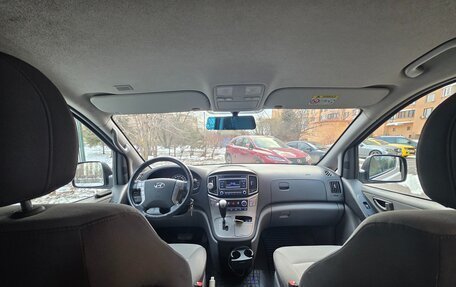 Hyundai H-1 II рестайлинг, 2017 год, 2 600 000 рублей, 12 фотография