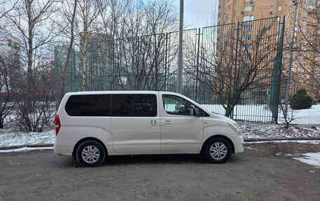 Hyundai H-1 II рестайлинг, 2017 год, 2 600 000 рублей, 4 фотография