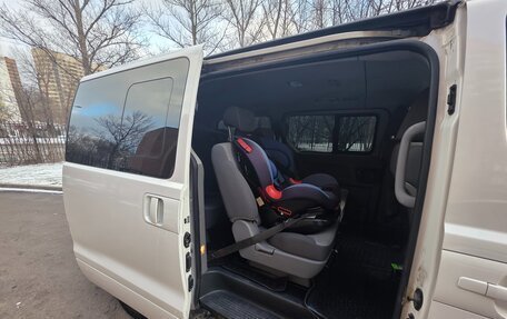 Hyundai H-1 II рестайлинг, 2017 год, 2 600 000 рублей, 13 фотография