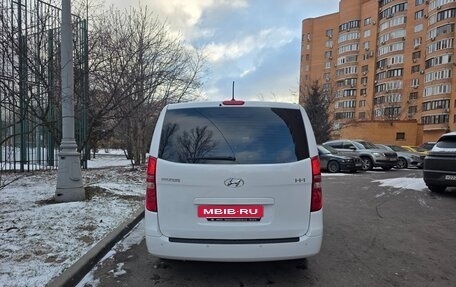 Hyundai H-1 II рестайлинг, 2017 год, 2 600 000 рублей, 6 фотография