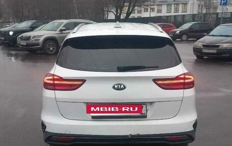 KIA cee'd III, 2020 год, 1 000 000 рублей, 6 фотография