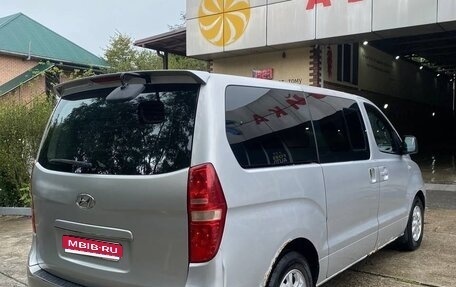Hyundai Grand Starex Grand Starex I рестайлинг 2, 2010 год, 1 250 000 рублей, 1 фотография