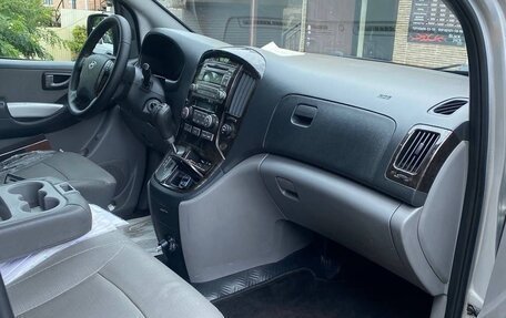 Hyundai Grand Starex Grand Starex I рестайлинг 2, 2010 год, 1 250 000 рублей, 4 фотография