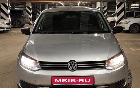 Volkswagen Polo VI (EU Market), 2012 год, 600 000 рублей, 10 фотография