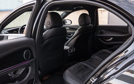 Mercedes-Benz E-Класс, 2020 год, 4 800 000 рублей, 15 фотография