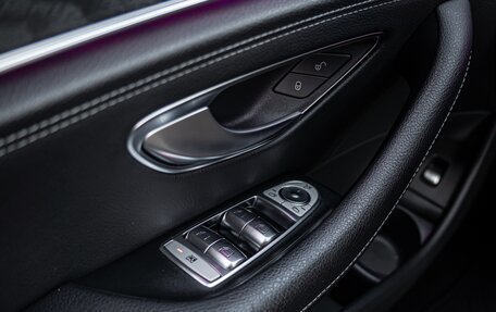Mercedes-Benz E-Класс, 2020 год, 4 800 000 рублей, 26 фотография