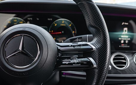 Mercedes-Benz E-Класс, 2020 год, 4 800 000 рублей, 24 фотография