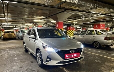 Hyundai Solaris II рестайлинг, 2022 год, 1 690 000 рублей, 2 фотография