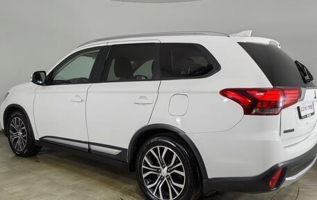 Mitsubishi Outlander III рестайлинг 3, 2017 год, 1 150 000 рублей, 7 фотография