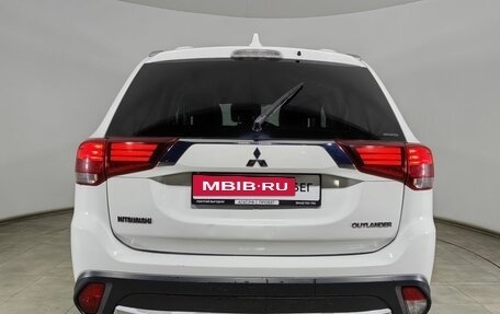 Mitsubishi Outlander III рестайлинг 3, 2017 год, 1 150 000 рублей, 6 фотография