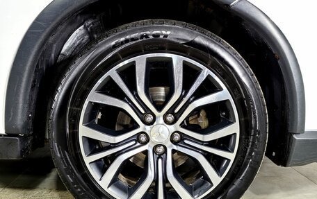 Mitsubishi Outlander III рестайлинг 3, 2017 год, 1 150 000 рублей, 29 фотография