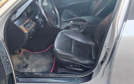 BMW 5 серия, 2004 год, 850 000 рублей, 8 фотография