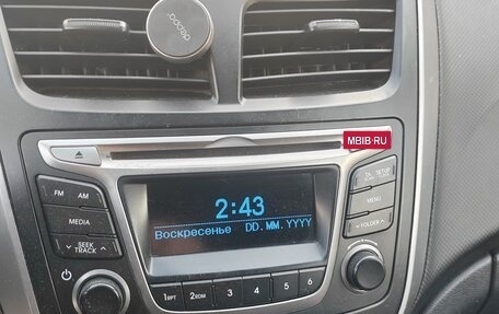 Hyundai Solaris II рестайлинг, 2015 год, 850 000 рублей, 7 фотография