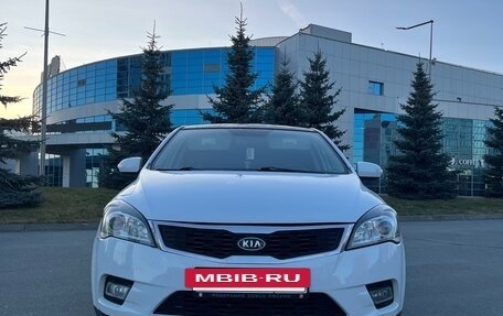 KIA cee'd I рестайлинг, 2011 год, 940 000 рублей, 2 фотография