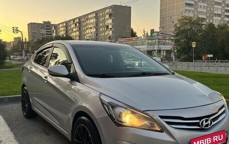 Hyundai Solaris II рестайлинг, 2015 год, 1 050 000 рублей, 1 фотография