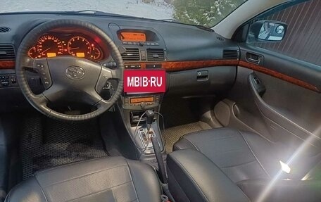 Toyota Avensis III рестайлинг, 2005 год, 750 000 рублей, 19 фотография