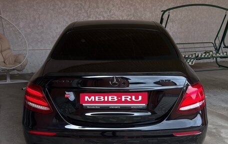 Mercedes-Benz E-Класс, 2018 год, 2 200 000 рублей, 6 фотография