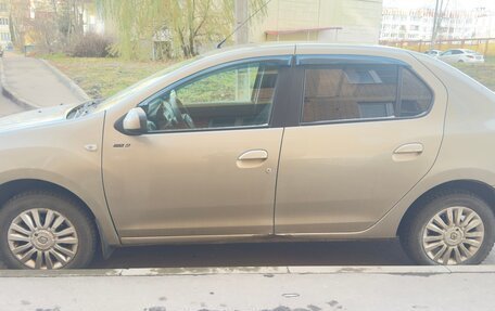 Renault Logan II, 2016 год, 620 000 рублей, 3 фотография