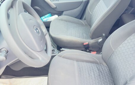 Renault Logan II, 2016 год, 620 000 рублей, 6 фотография