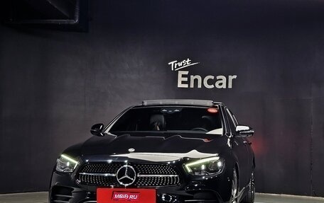 Mercedes-Benz E-Класс, 2023 год, 4 600 000 рублей, 1 фотография